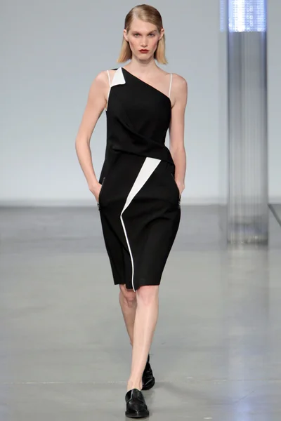 Look 32
